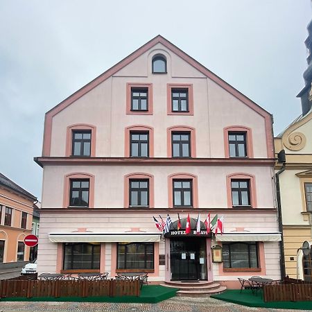 Hotel Bravo Ceska Trebova Bagian luar foto