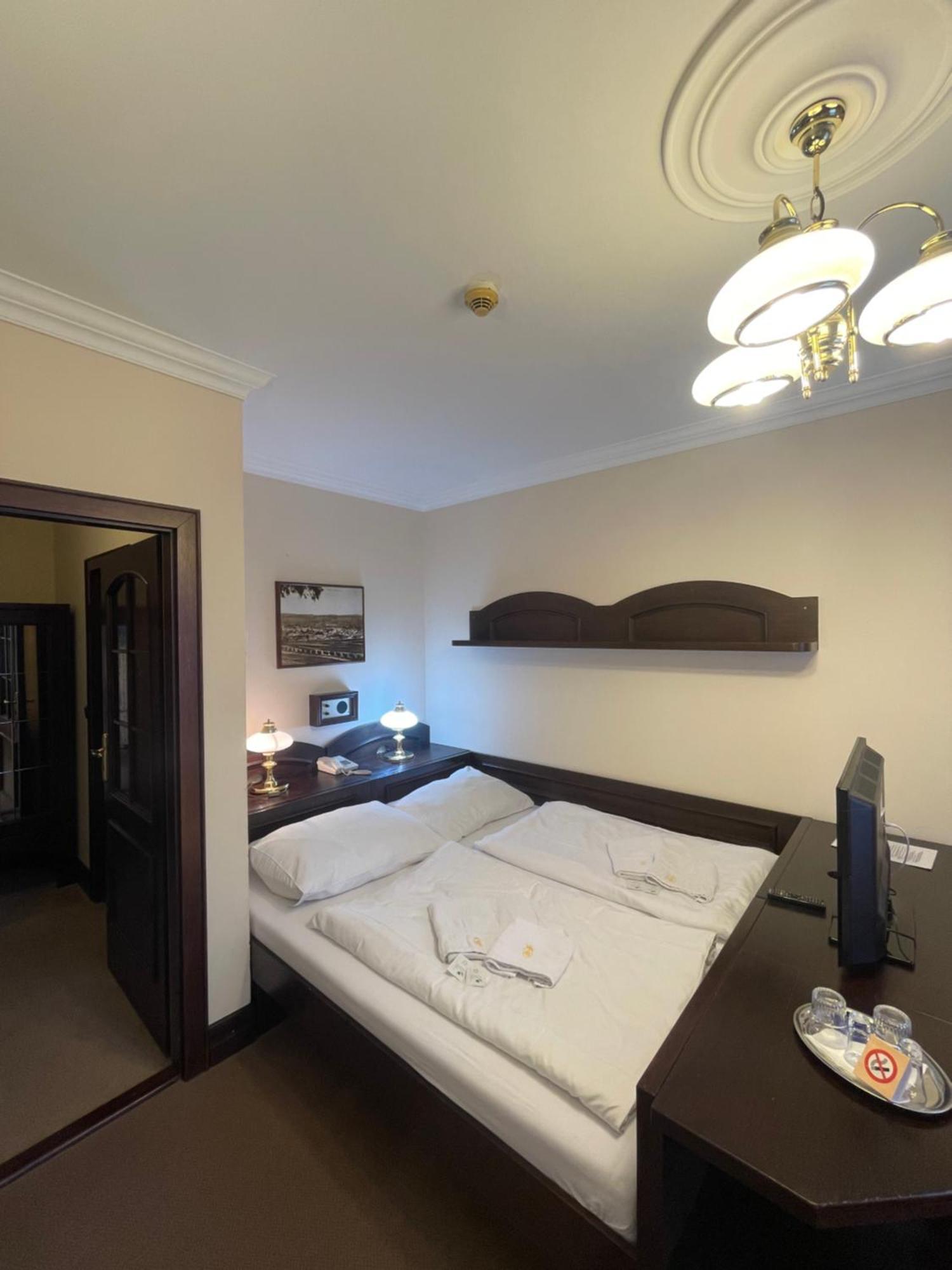 Hotel Bravo Ceska Trebova Bagian luar foto
