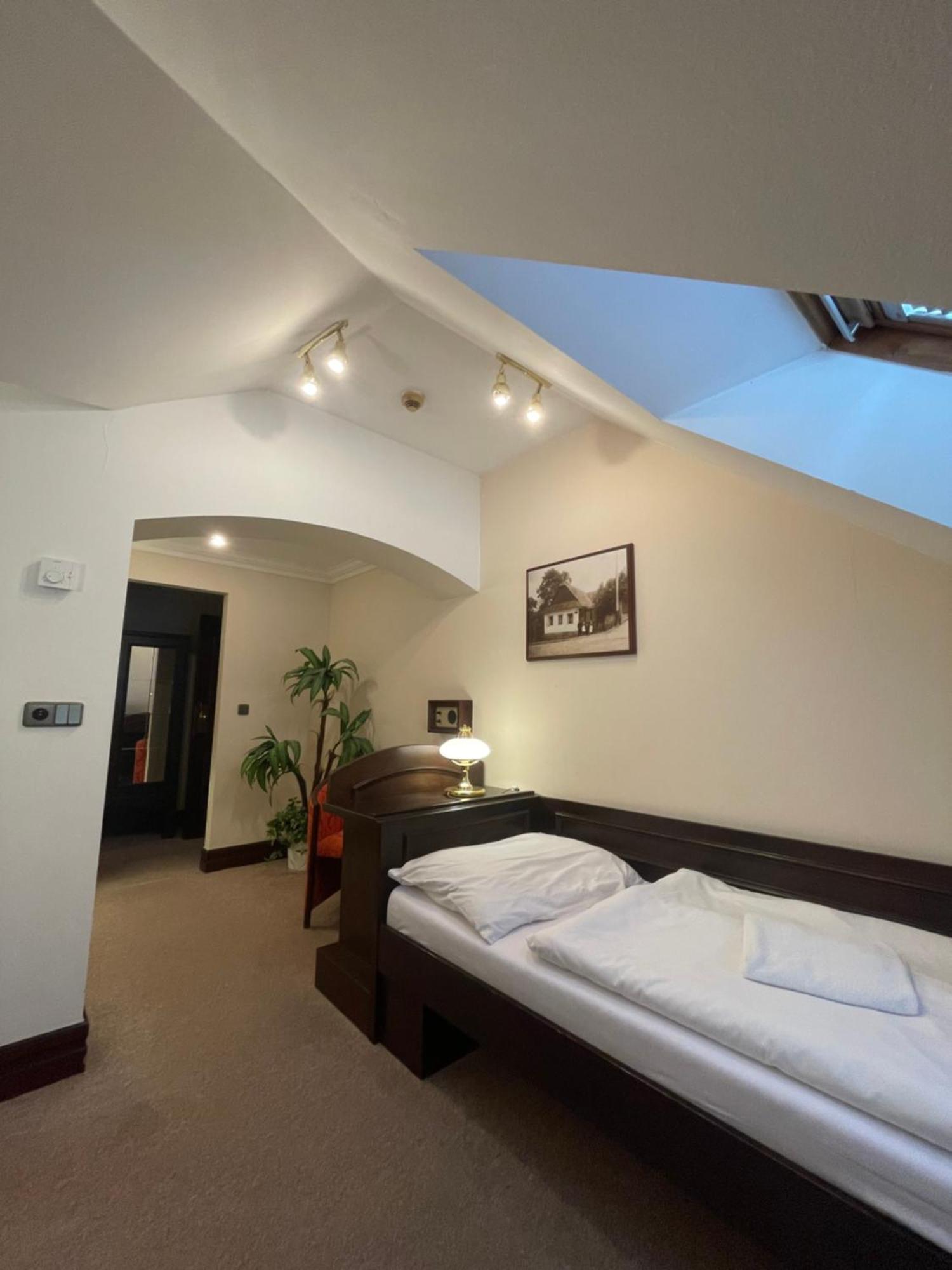 Hotel Bravo Ceska Trebova Bagian luar foto