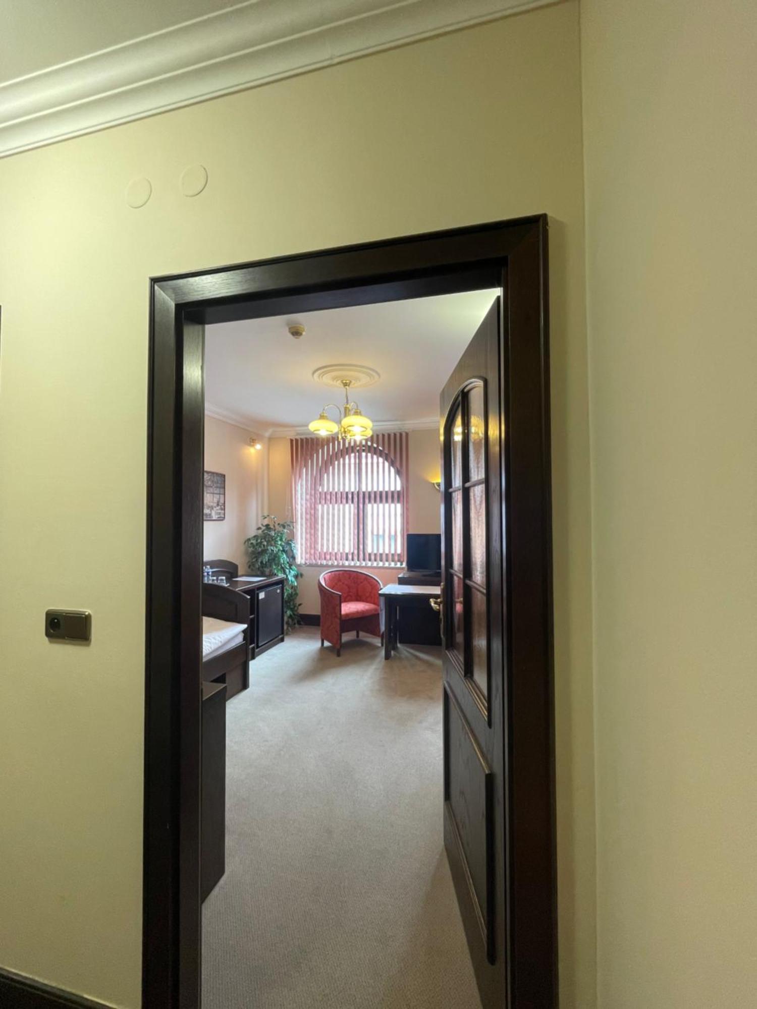 Hotel Bravo Ceska Trebova Bagian luar foto