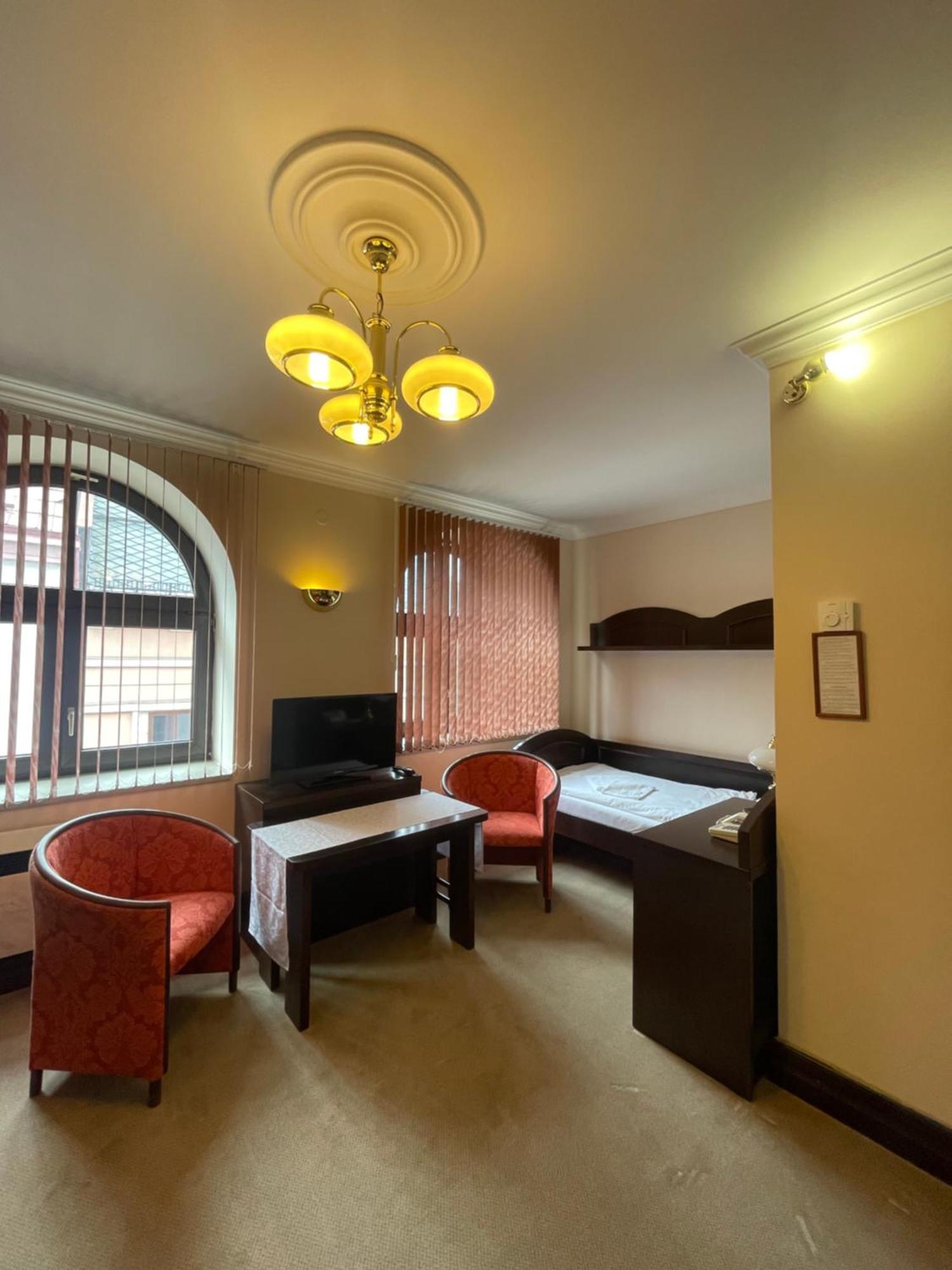 Hotel Bravo Ceska Trebova Bagian luar foto