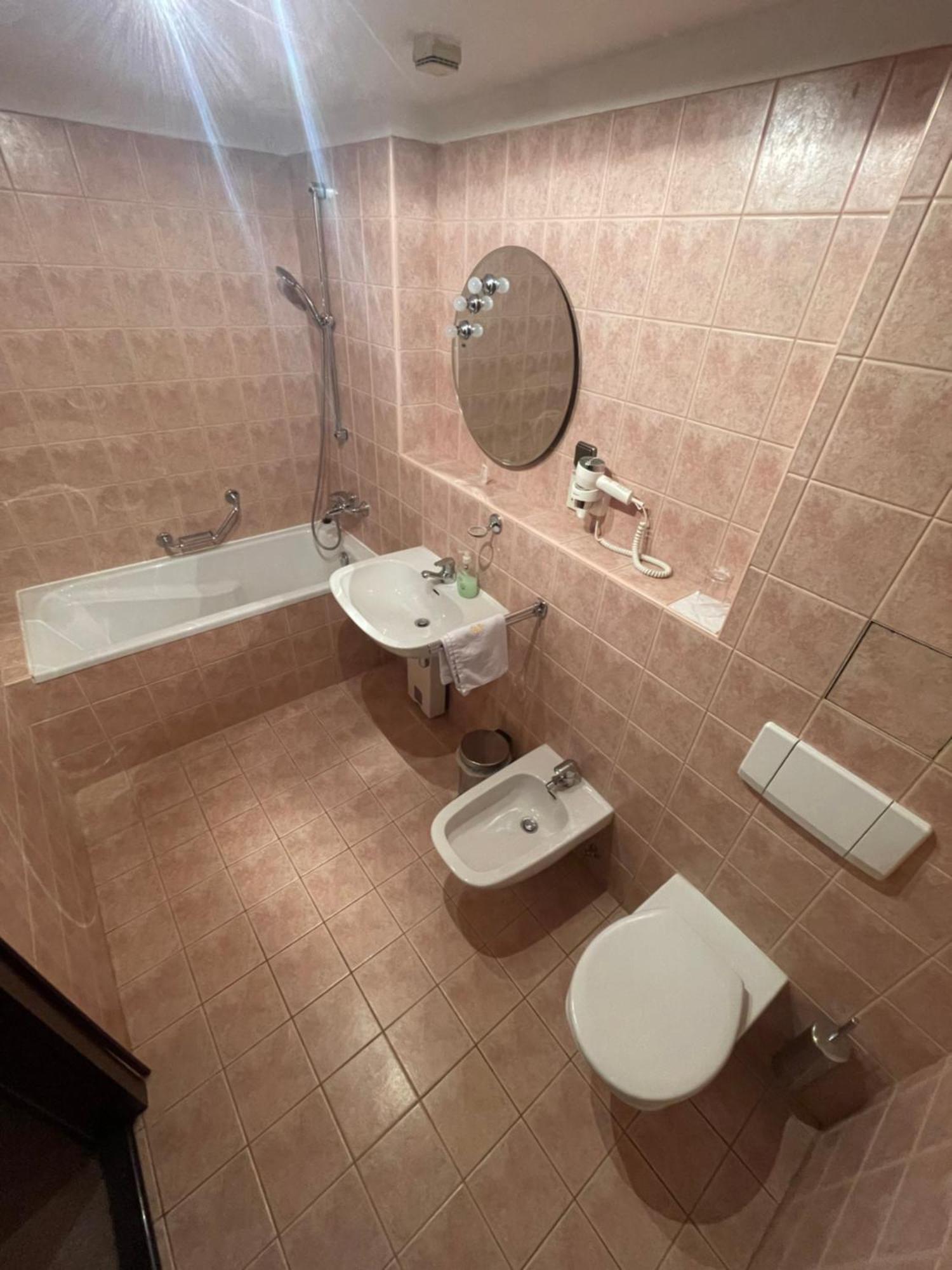 Hotel Bravo Ceska Trebova Bagian luar foto