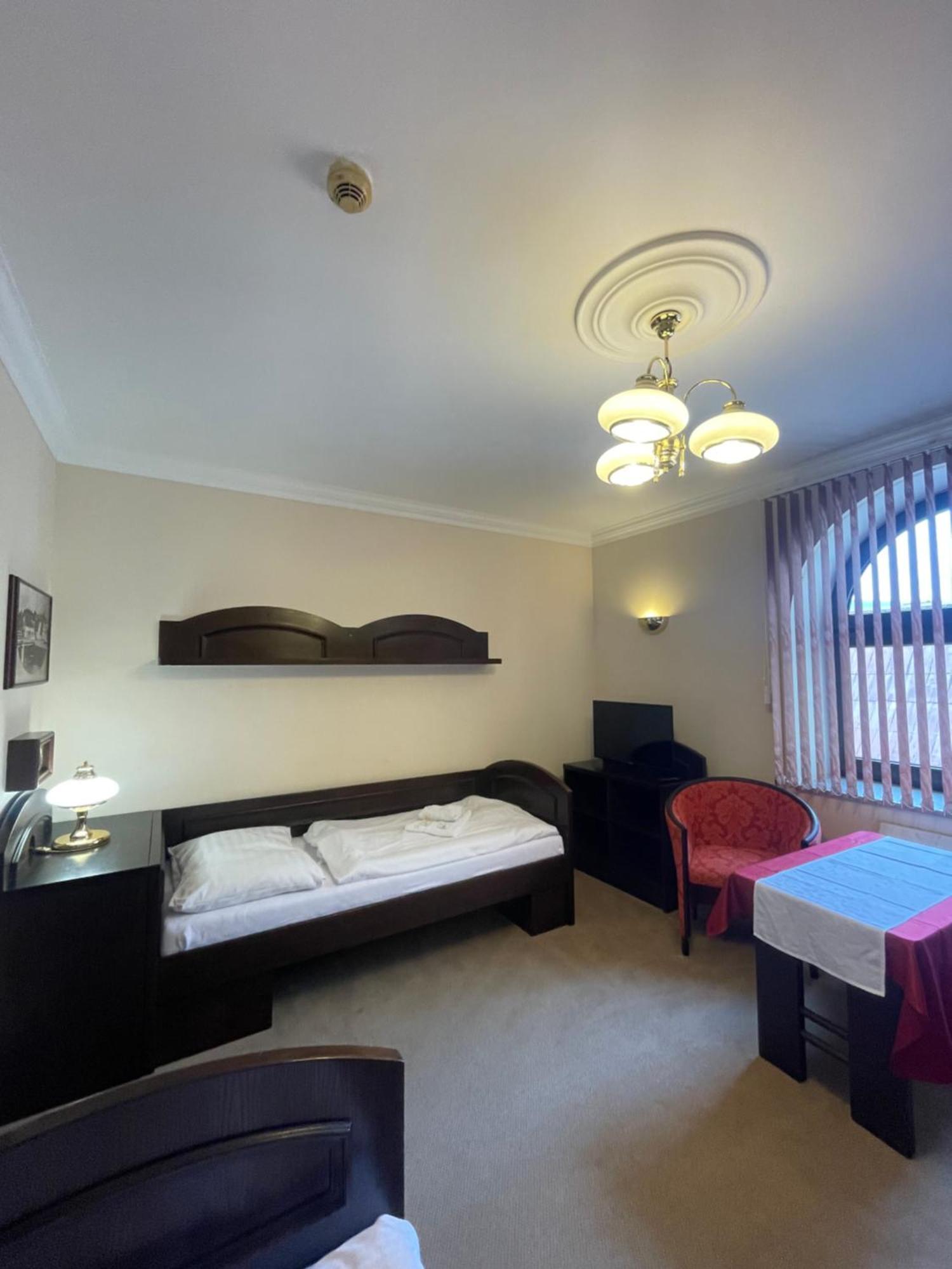 Hotel Bravo Ceska Trebova Bagian luar foto