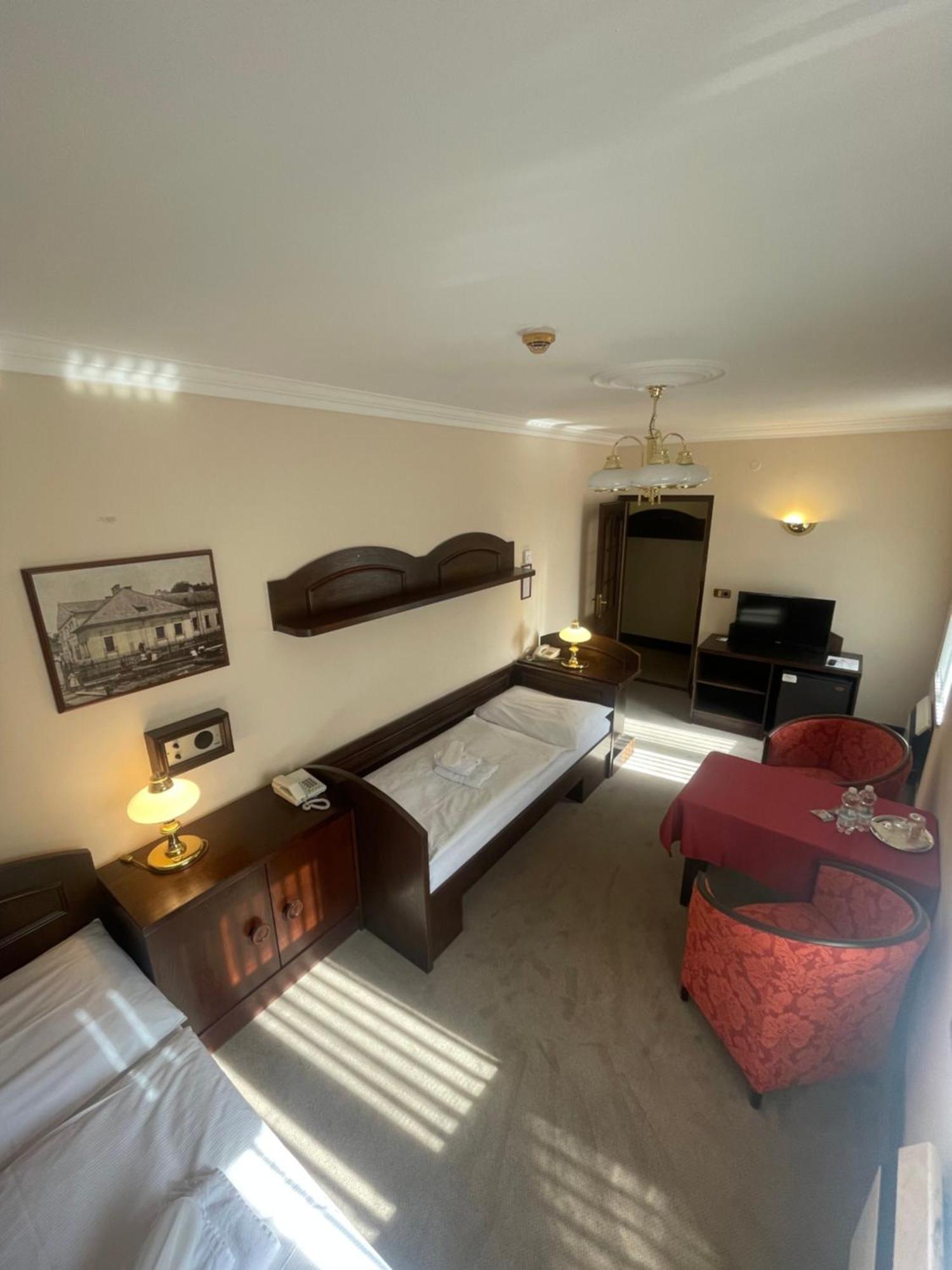 Hotel Bravo Ceska Trebova Bagian luar foto