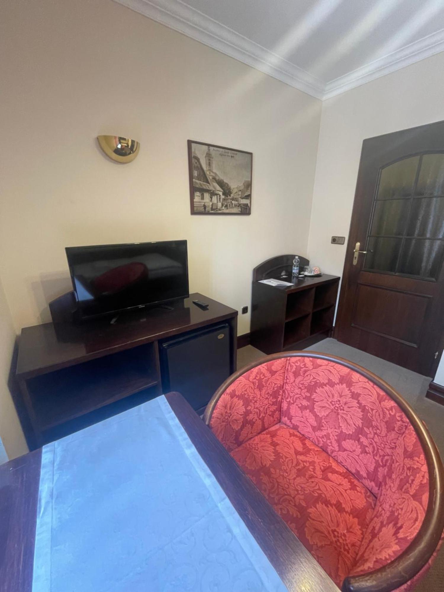 Hotel Bravo Ceska Trebova Bagian luar foto