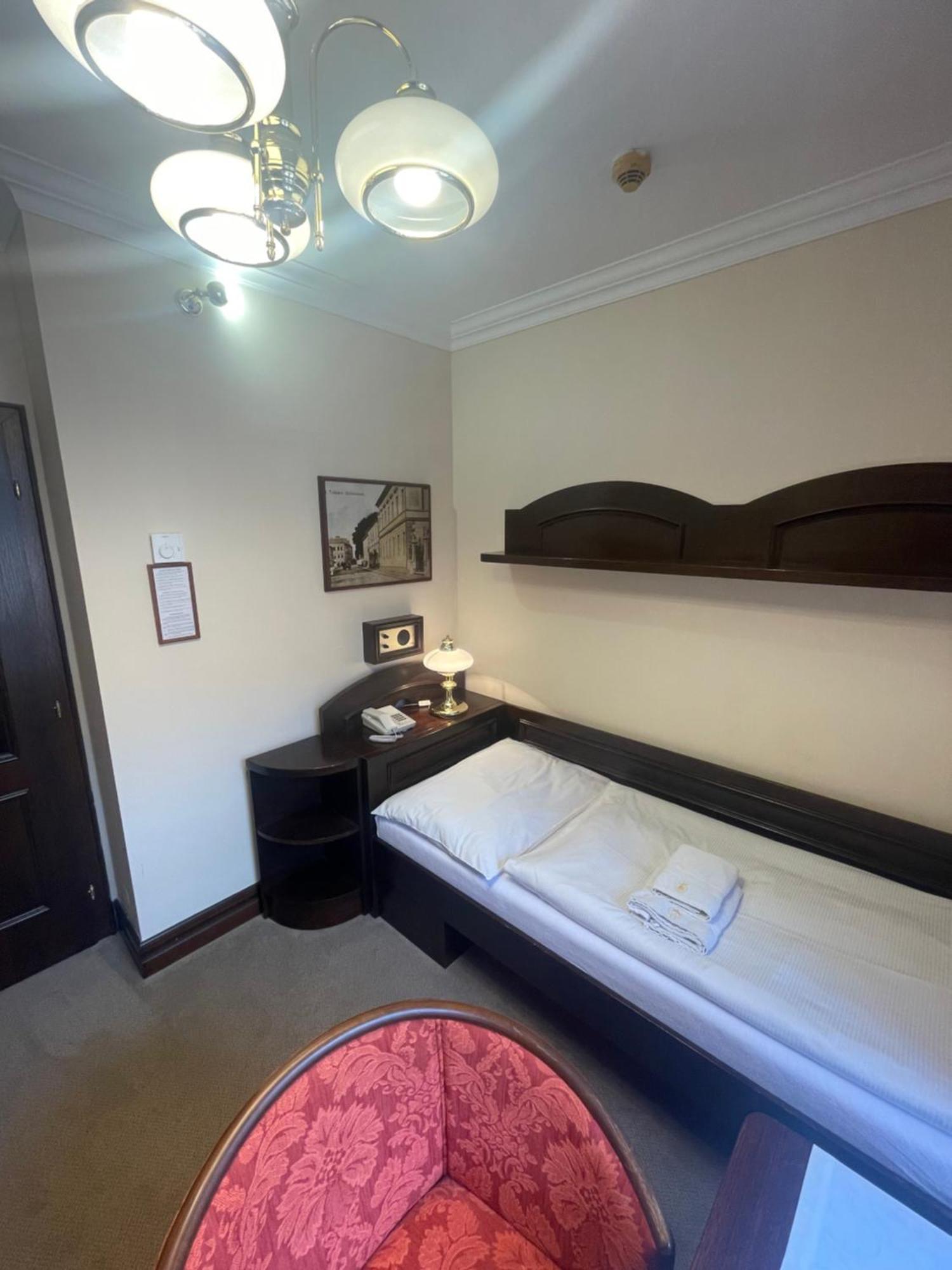 Hotel Bravo Ceska Trebova Bagian luar foto